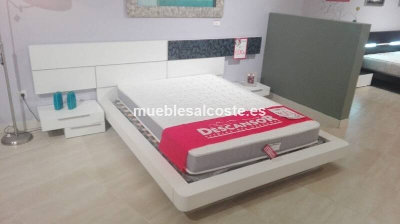 DORMITORIO BLANCO CON CENEFA